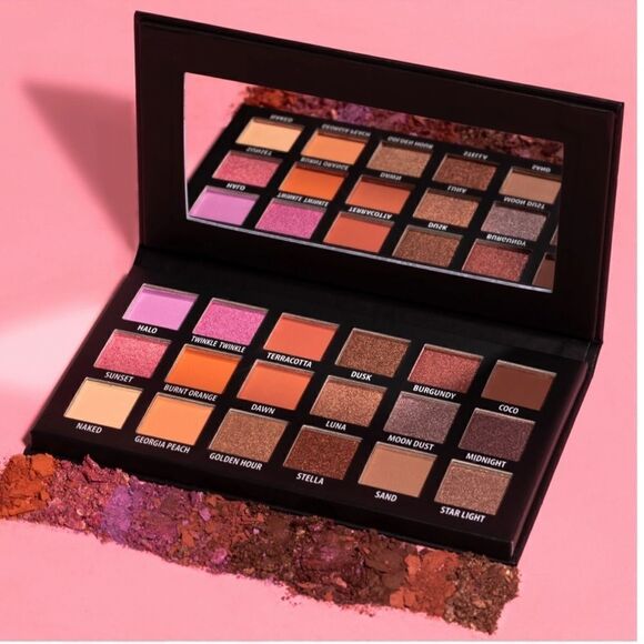 NEW Kab Cosmetics Day + Night Eyeshadow Palette - Picture 1 of 3